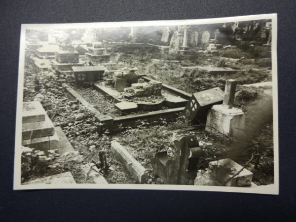 Barnes Cemetery – Landon Teape Monument