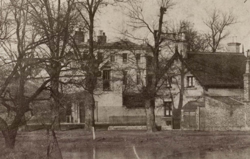 Nassau House, Barnes