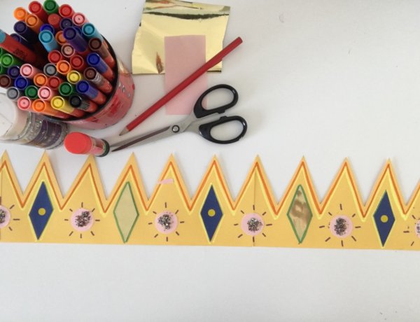 Sunday Afternoon Art – When the Queen Comes for Tea