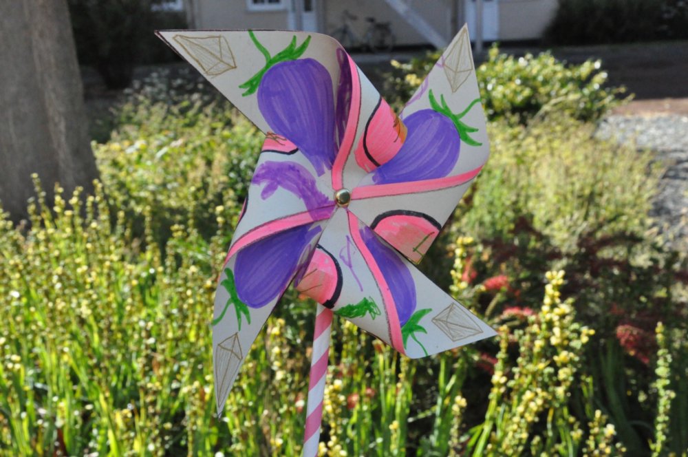 A flower wheel.