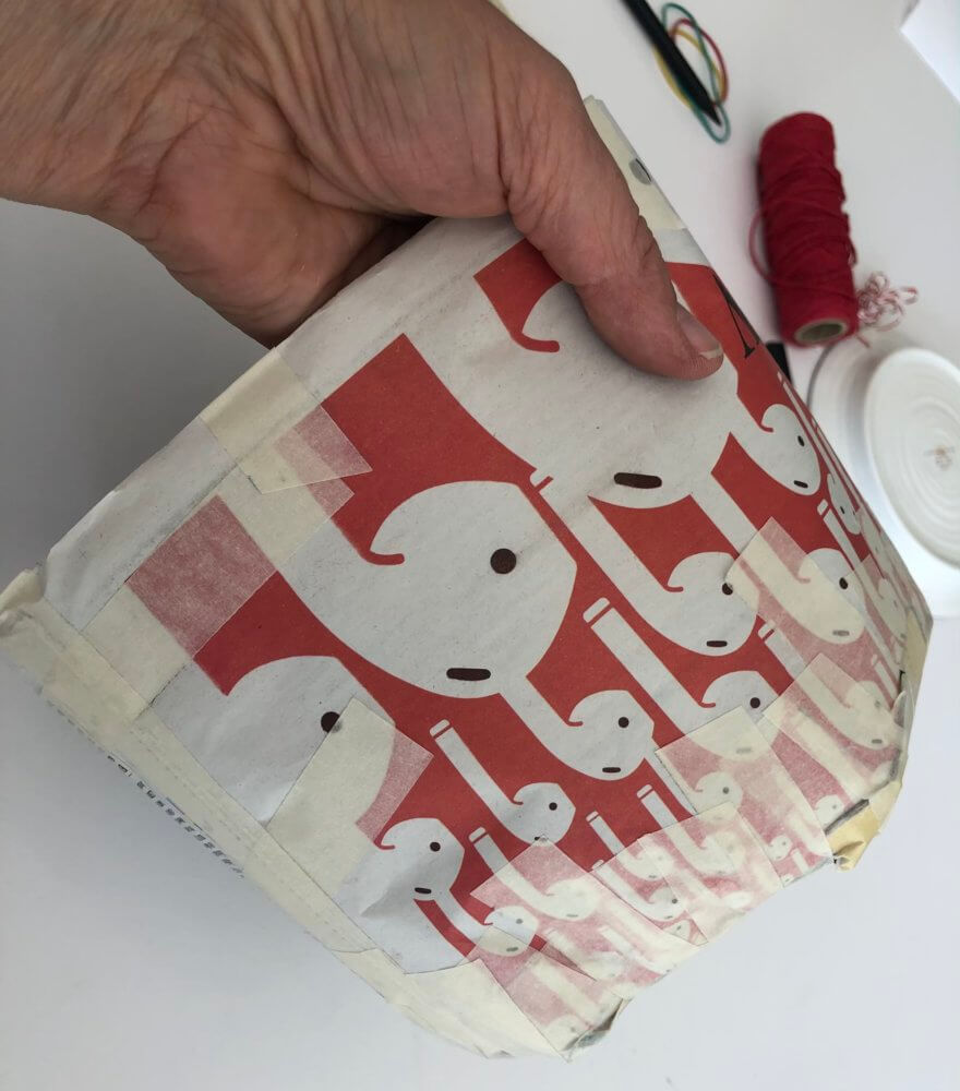 The side of the cylinder hat with tape